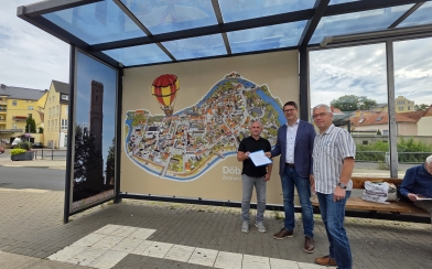 Busbahnhof jetzt mit besonderem Blickfang