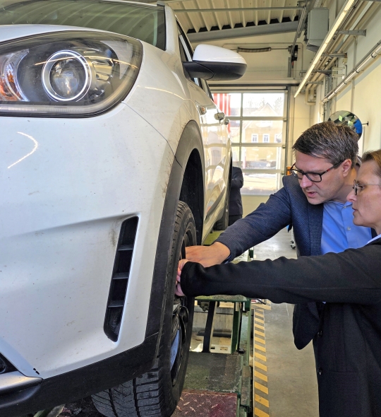 Glückwünsche zu 20 Jahre DEKRA-Außenstelle in Döbeln 