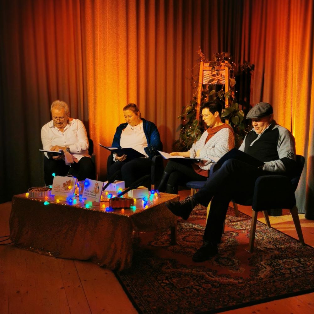 Online Lesung im Studio des Treibhaus e.VFoto Antje Hering klein