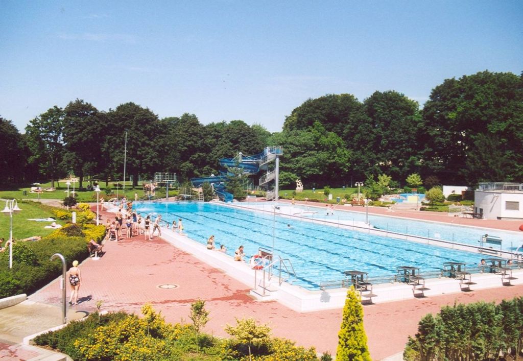 Freibad, Rosa-Luxemburg-Straße