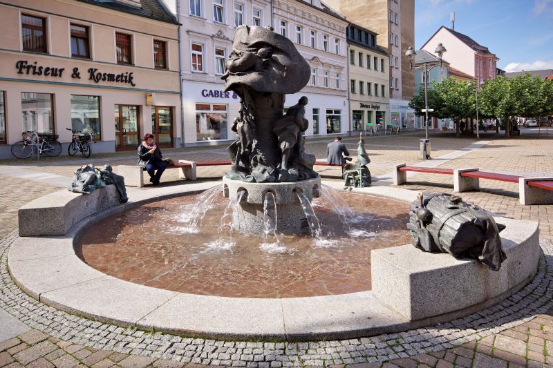Stiefelbrunnen auf dem Döbelner Niedermarkt (Foto: H. Kunze)