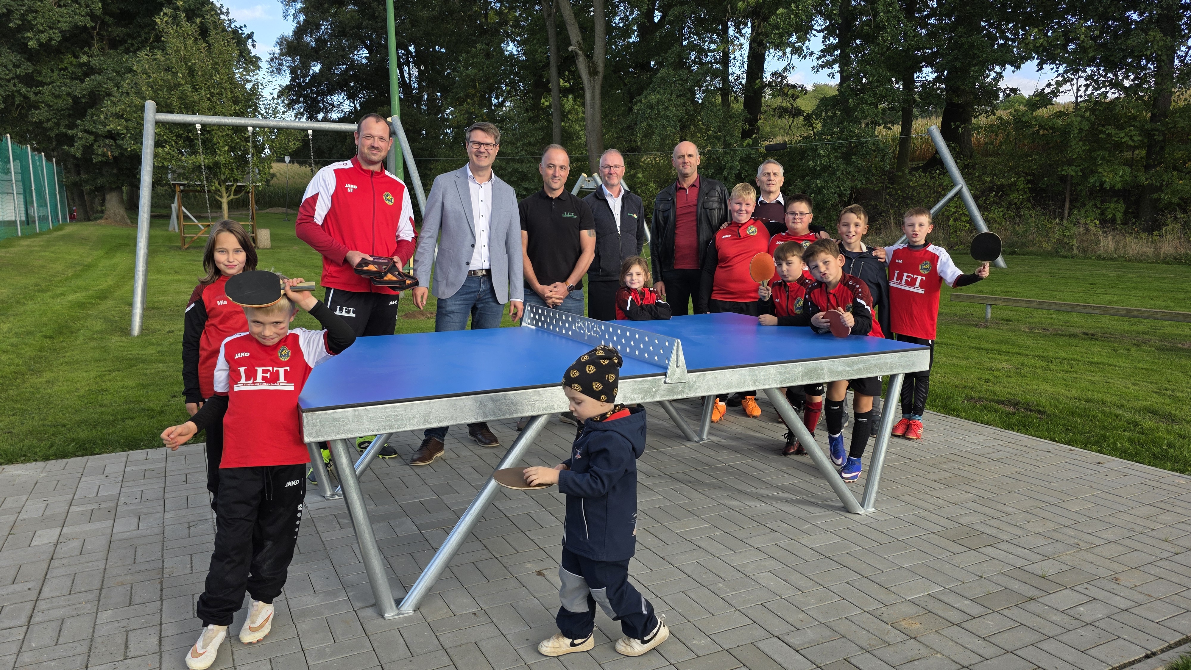 Neue Tischtennisplatte